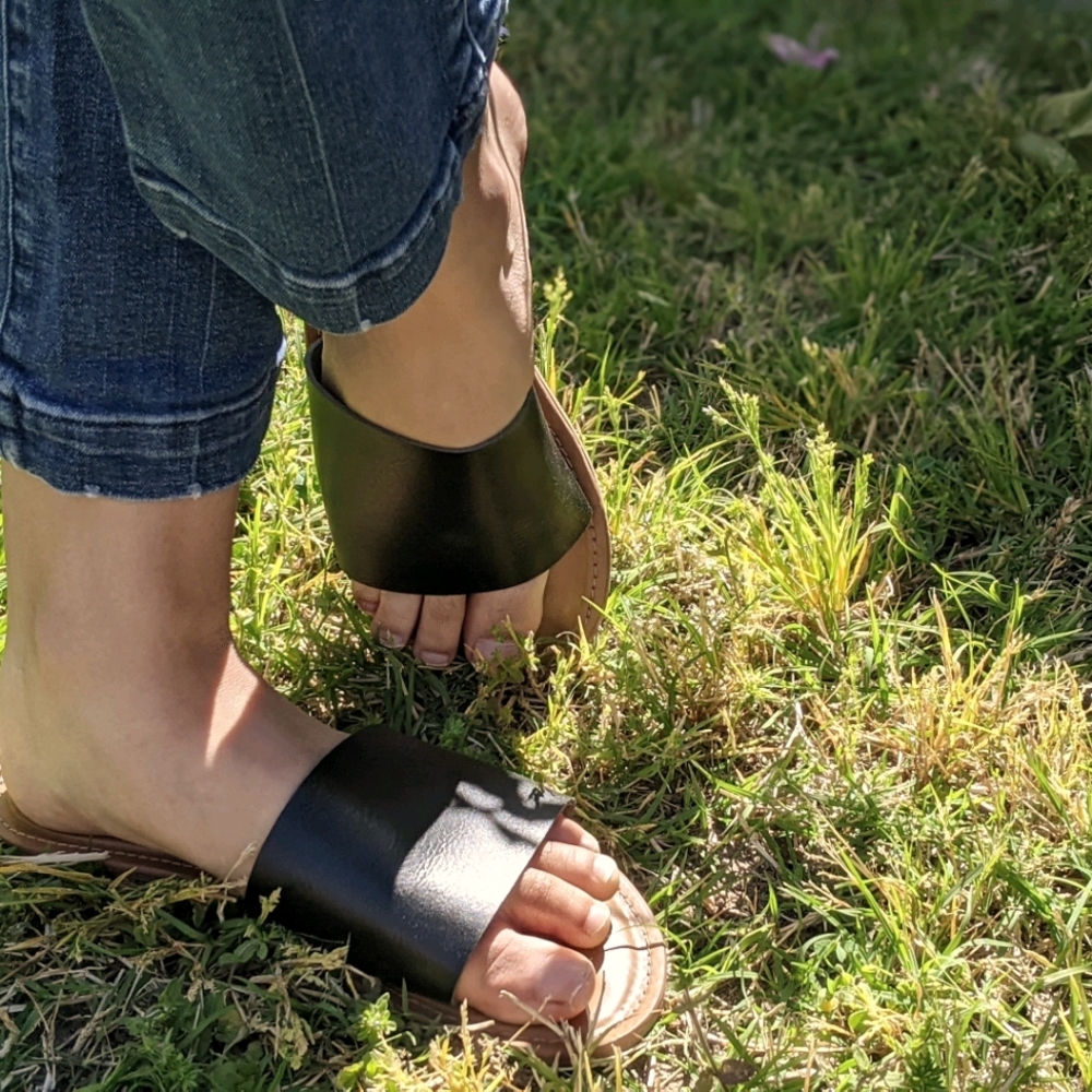 Universal Thread Black Slide on Sandals